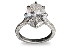 Custom ring with a Bellataire(TM) diamond
